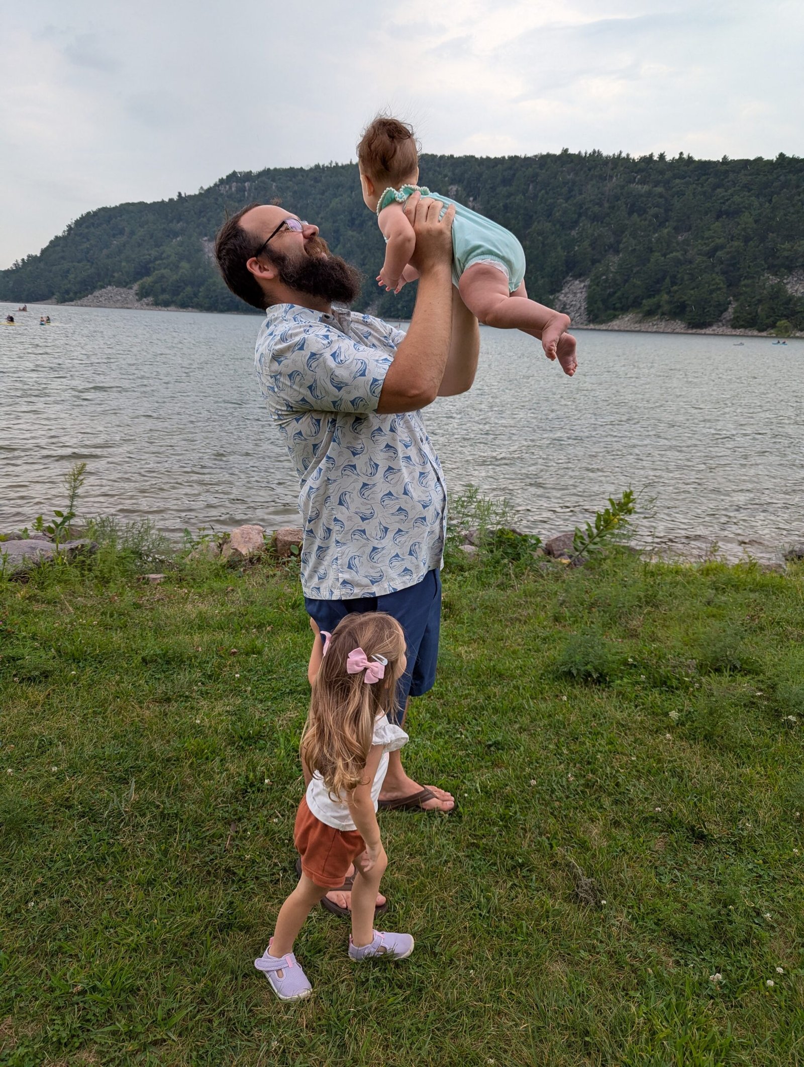 Britton Hornberger with daughters